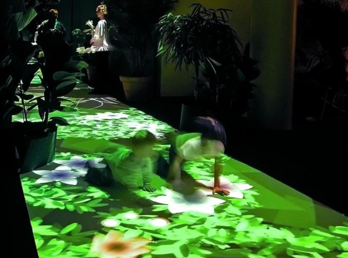 多媒體互動(dòng)地幕、全息投影